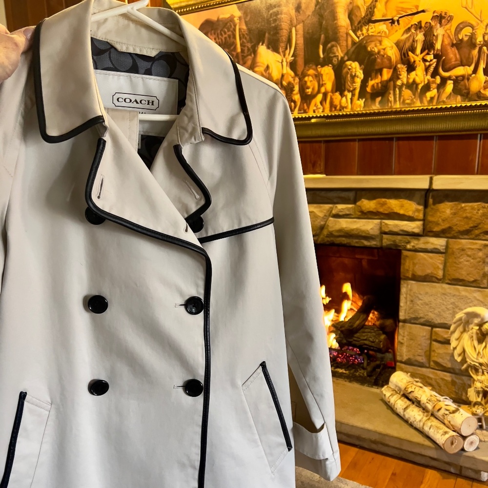 Coach signature trench coat in ivory with navy trim - excellent used condition!
